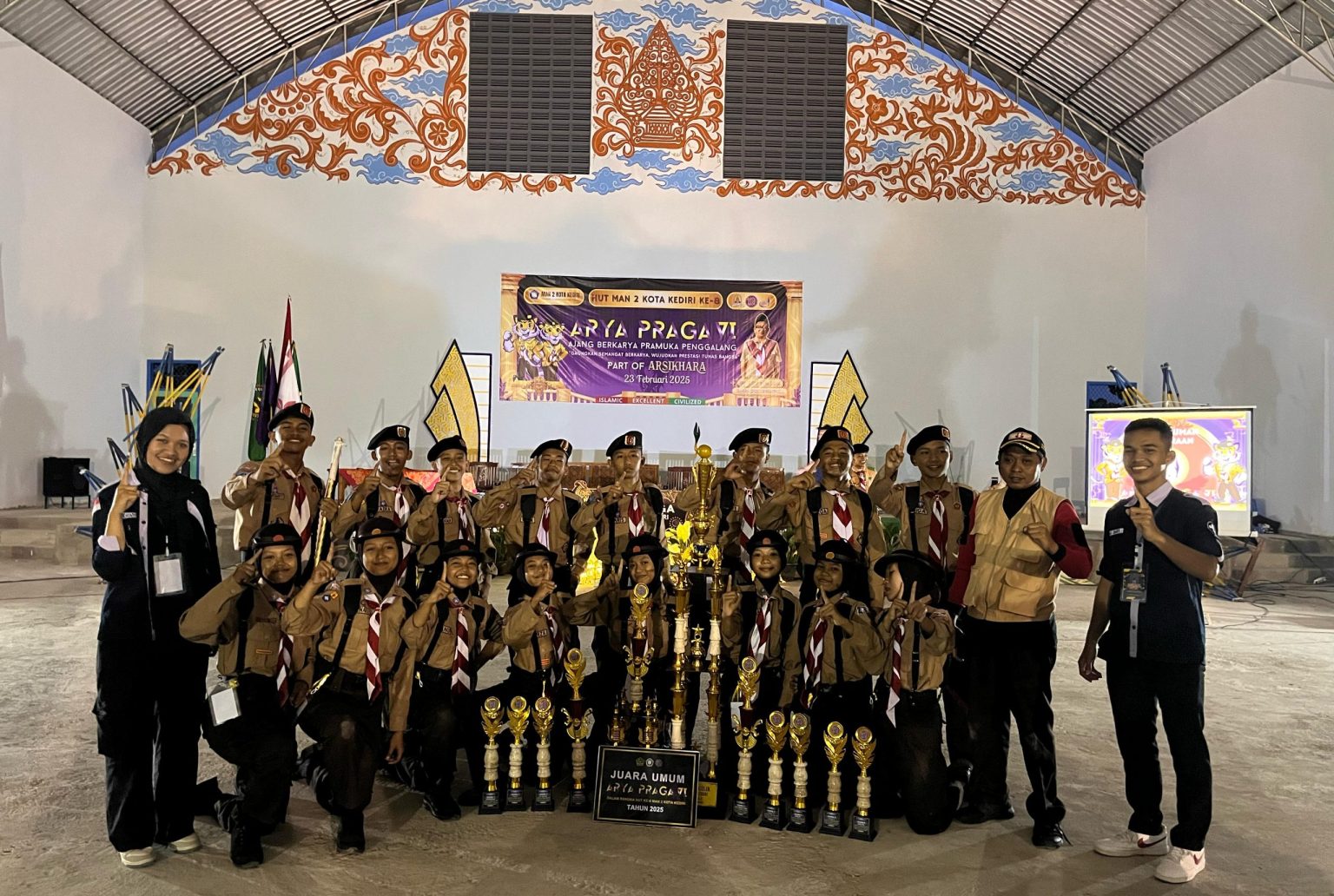 Gambar Raih Juara Umum Arya Praga, Pasukan Pramuka MTsN 1 Kediri Boyong Tropy Bergilir Walikota Kediri